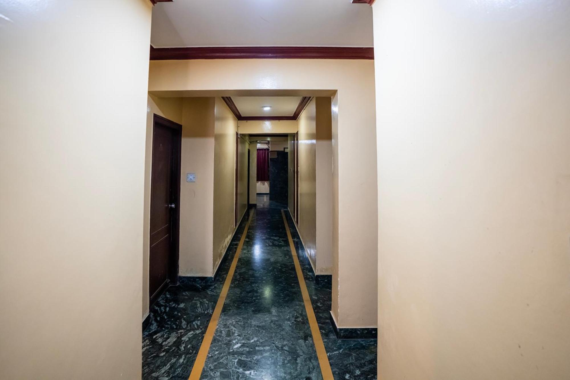 Hotel Vyshak Residency 마이소르 외부 사진